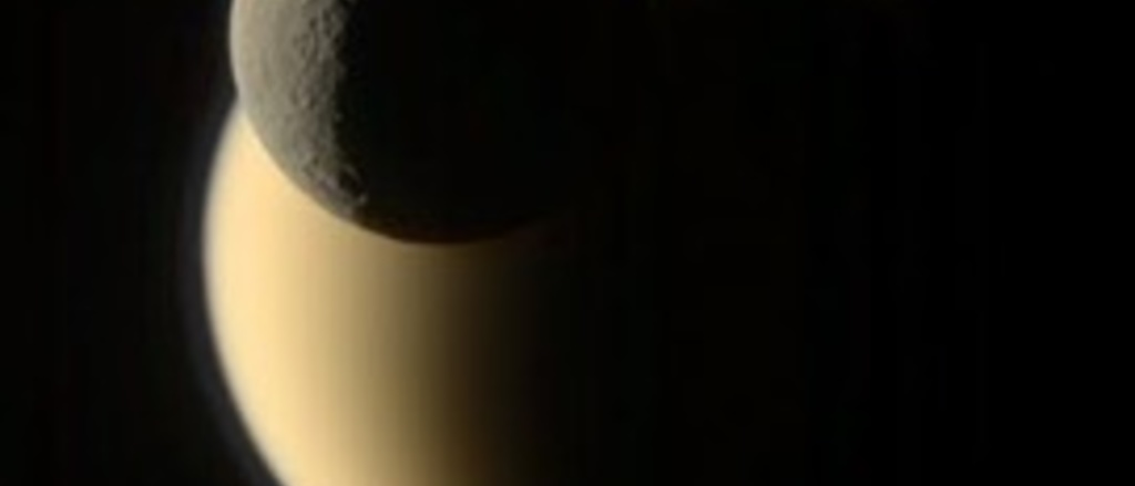 titan_rhea_20091119_med_0.jpeg Titan